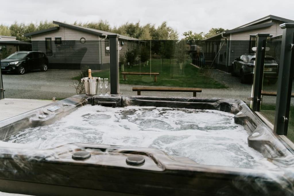 Casa Di Lusso Luxury Lodge Woodhall Spa Exterior foto